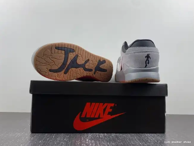 Reps LUCY X CHECK JORDAN FZ8117-001 THE CUT TRAVIS SCOTT 0501